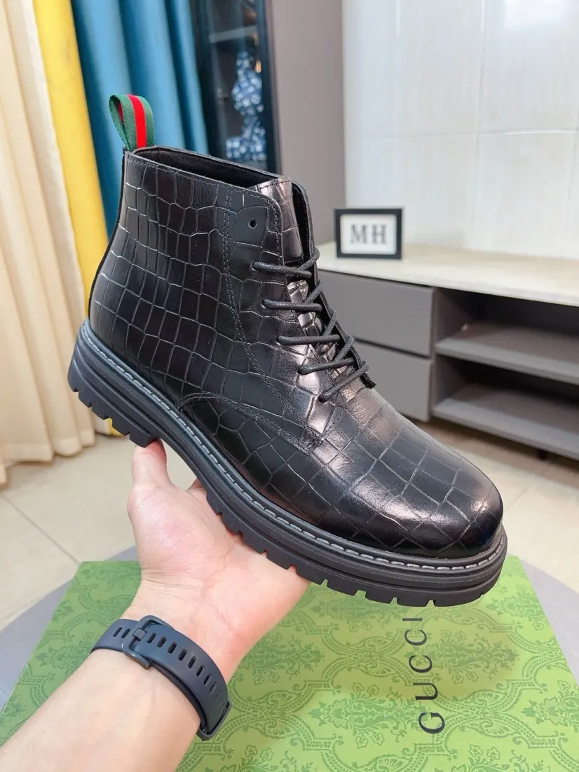 Men's shoes 💰540🌸🌸 (GUCCI) [cow lining plus velvet optional] [can be made without standard] New product Martin boots imported from Canada with full top layer high mercerized frosted fabric, punched using 3D digital technology, high-end and classy, ​​versatile to wear, full of three-dimensionality, close pictures will make you obsessed with the leather. You can't extricate yourself ~ the best on the market.          Fabric: Cowhide/Embossed Lining: Cowhide.          Please make a note when placing an order, sizes: 38-44 (37, 45, 46 can be customized and cannot be returned or exchanged) 5 colors available; black, gray, khaki, coffee, and earthy yellow
